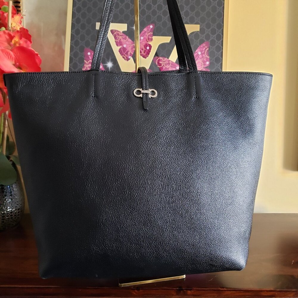 Awesome Salvatore Ferragamo/ Black Leather "Gina" Tote Handbag Silver Hardware